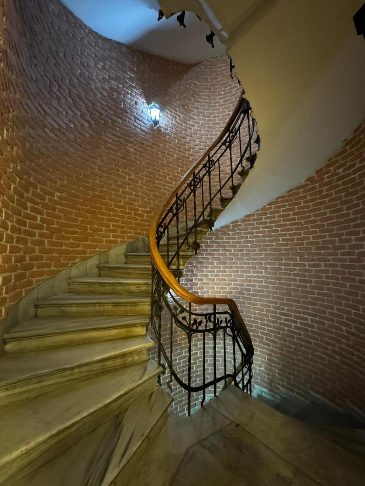 Gran Brn Hotel Taksim Истанбул Екстериор снимка